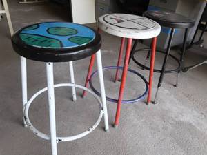 lot 91 image: 3 METAL STOOLS