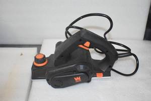 lot 32 image: WEN 6528 3.8-Amp 2-38 Inch Electric Hand Planer