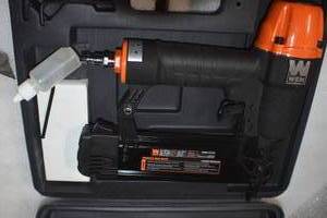 lot 35 image: WEN 61723K 18-Gauge 38-Inch to 2-Inch Brad Nailer with Carrying Case