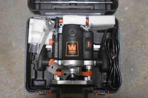 WEN RT6033 15-Amp Variable Speed Plunge Woodworking Router Kit with Carrying Case and Edge Guide