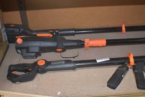lot 70 image: 8 Electric Pole Saws