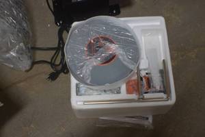 lot 69 image: WEN BG4270T 10-Inch Two-Direction Water Cooled WetDry Sharpening System