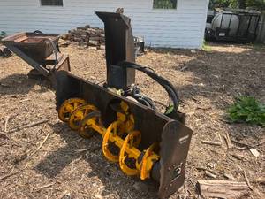 lot 7 image: Erskine Skid Steer Snowblower
