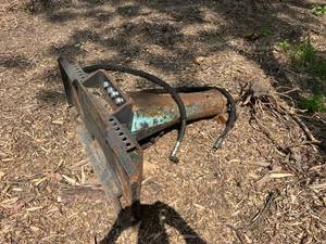 lot 9 image: Skid Steer Jackhammer