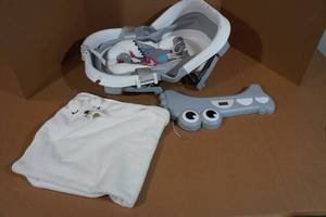 lot 106 image: Portable Baby Bath