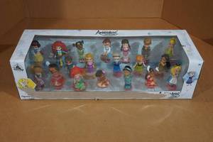 lot 111 image: Disney Animators Princess Collection