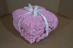 lot 133 image: Over Sized Knitted Blanket - Pink