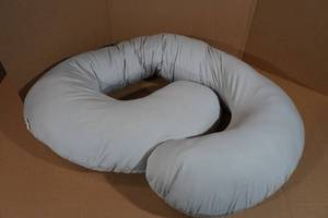 lot 151 image: Pregnancy Pillow