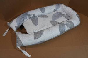 lot 189 image: Baby Lounger for Infants