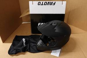 lot 5 image: Flat Black Motorcycle Helmet - Large
