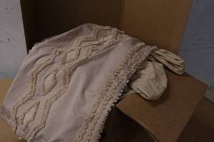 lot 29 image: King Bed Set - 2 Shams, 2 Pillowcases, FittedFlat Sheets, Comforter - BeigeLight Brown