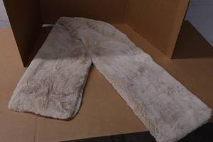 lot 38 image: Soft Faux Fur Throw Rug - 6x2