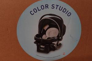 lot 48 image: Graco SnugRide Lite XL Infant Light Weight Car Seat