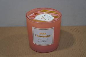 lot 58 image: Pink Champagne 28oz Scented Candle