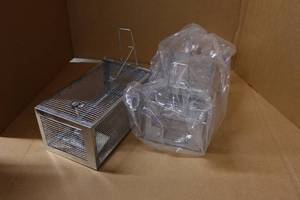 lot 40 image: 2 Live Traps - 12x6.5