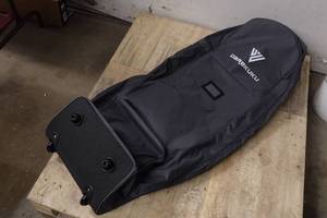 lot 42 image: Darekuku Golf Travel Bag for Airlines - Black