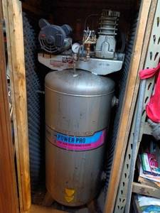 lot 4 image: Campbell Hausfeld Power-Pro 5 HP Air Compressor