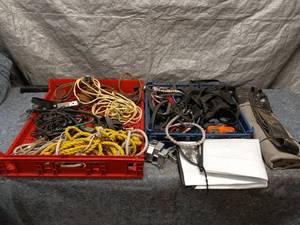 lot 8 image: Vintage Rope and Pulley with other Miscellaneous Bungee Cords and Ropes