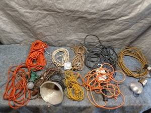 lot 24 image: Set of Various Extension Cords and Portable Work Lights