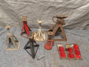 lot 26 image: Assorted Heavy Duty Vehicle Jack Stands and Red Reflectors