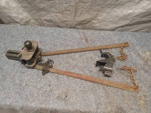 lot 31 image: Used Weight Distribution Hitch with Sway Control and Chains