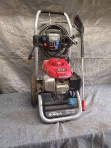 lot 38 image: Homelite Pressure Washer with Honda Engine and Hose