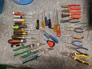 lot 73 image: Lot of Various Hand Tools Including Screwdrivers, Pliers, and Snips