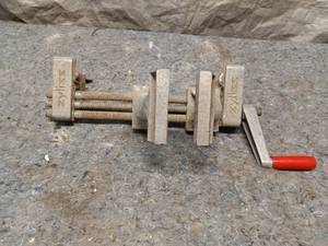 lot 78 image: Zyliss Aluminum Bar Clamps with Red Handle