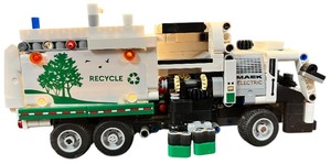 lot 048 image: LEGO Technic Mack LR Electric Garbage Truck  Year 2024