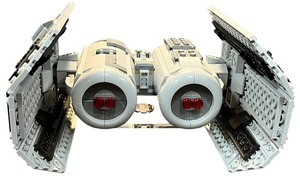 lot 040 image: LEGO Star Wars TIE Bomber  Year 2023