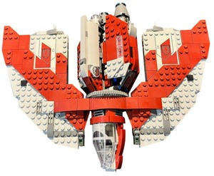 lot 038 image: LEGO Star Wars Ahsoka Tanos T-6 Jedo Shuttle  Year 2023