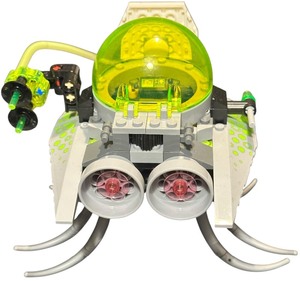 lot 114 image: LEGO Skull Ship from the LEGO DC Comics Super Heroes Brainiac Attack  Year 2015