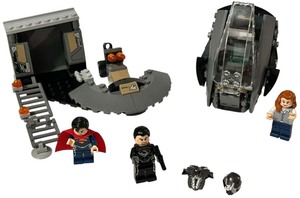 lot 162 image: LEGO DC Superman Black Zero Escape Set  Year 2013