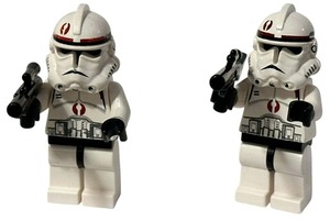 lot 058 image: LEGO Star Wars Clone Trooper, 91st Mobile Reconnaissance Corps (Phase 2) MINIFIGURE with a black head SW0130  Year 2005
