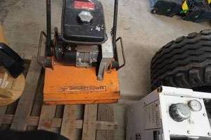lot 27 image: MBW Brand Ground Pounder Gas Powered Plate Packer