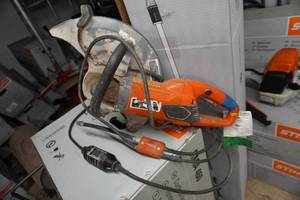 lot 28 image: Husqvarna Chop Saw