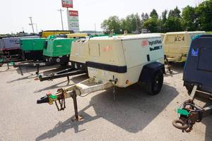 lot 15 image: 2001 Ingersol Rand 185 CFM Tow Behind Air Compressor