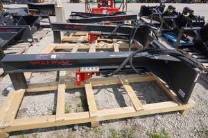 lot 17 image: Brand New Grey Wolf Universal Mount Bobcat Skid Loader Skid Steer Log Splitter Attachment