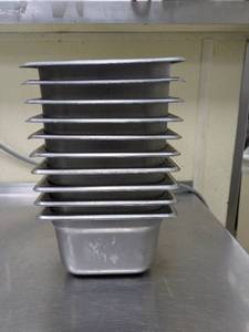 lot 16 image: (10) BROWN 188 STAINLESS STEEL 22164 PANS