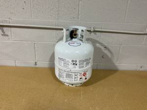 lot 320 image: Lakes Gas Swap & Go Propane Tank