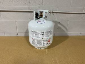 lot 321 image: Lakes Gas Swap & Go Propane Tank