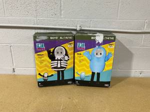 lot 325 image: LOT OF 2 Fall Guys Boys XL 14-16
