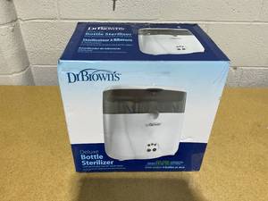 lot 179 image: Dr. Browns Deluxe Electric Sterilizer for Baby Bottles, Nipples, & Other Baby Essentials