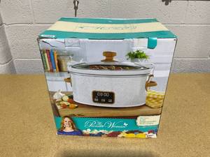 lot 187 image: The Pioneer Woman 6 Qt Digital Slow Cooker with Locking Lid