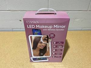 lot 257 image: Evrskn LED Makeup Mirror with Wireless Charging