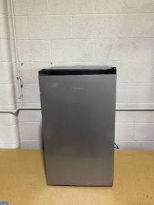 lot 58 image: Hisense 4.4 Cu ft Single Door Mini Refrigerator