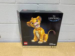 LEGO Disney Young Simba the Lion King Fan, Disney Collection, Creative Animal Figure Building Set