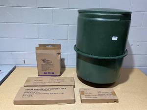 lot 25 image: Wildgame Innovations Quick Set 270 Pro Digital Poly Barrel Feeder Kit