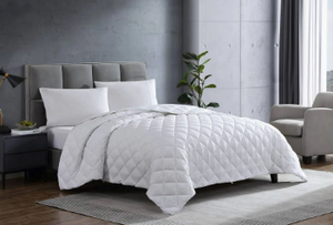 lot 315 image: BHG Duvet Insert FQ 90x92 All Season