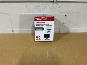 lot 486 image: Hyper Tough 1000 Lumen LED Solar Motion Detection Security Light